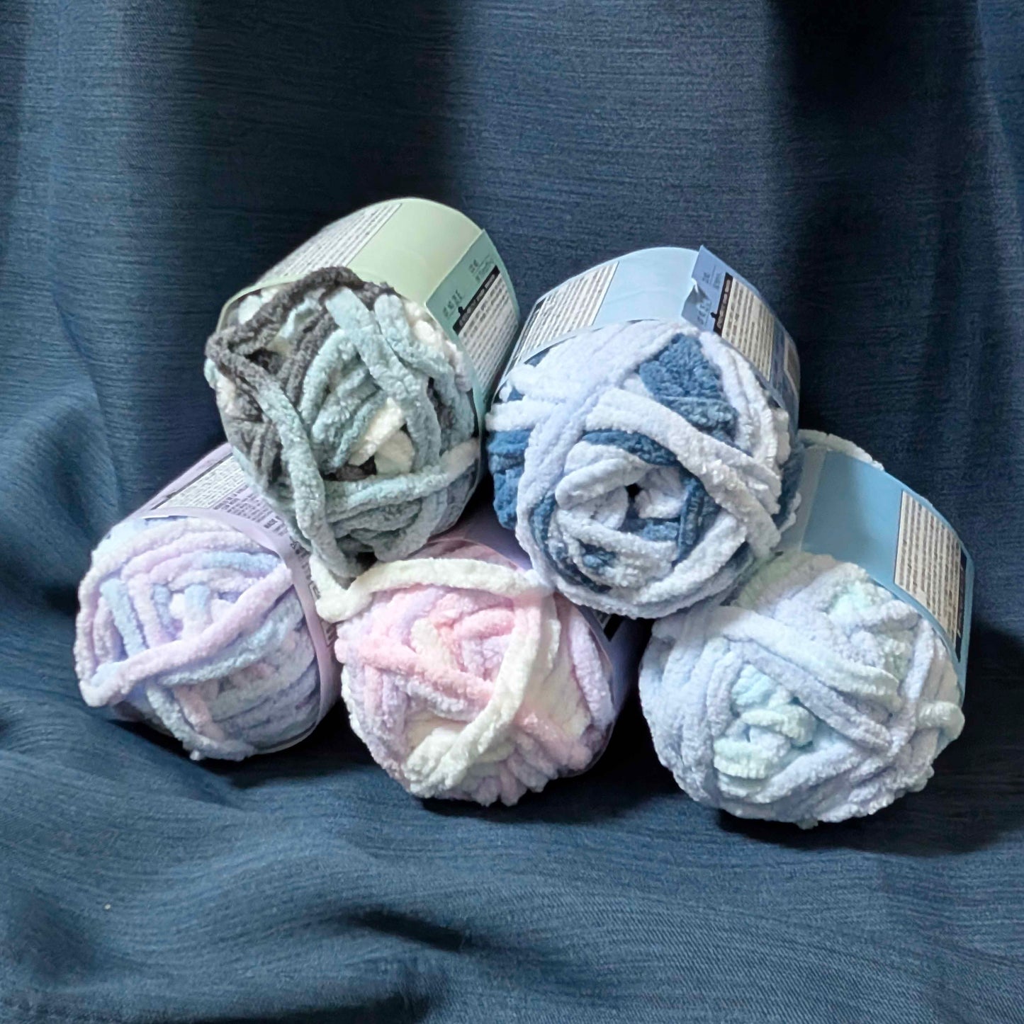 Cross Yarn Window Frame for Acrylic card/polaroid/social media post style merch Keychain